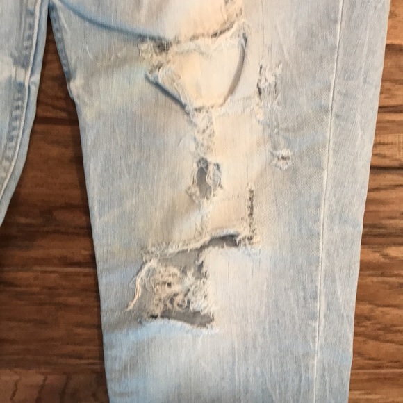 Old Navy Distressed Boyfriend Skinny jeans - Picture 3 of 6